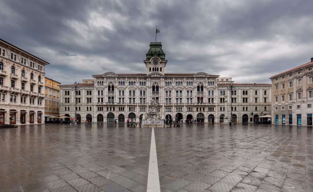 Ayuntamiento,_Trieste,_Italia,_2017-04-15,_DD_10_opt